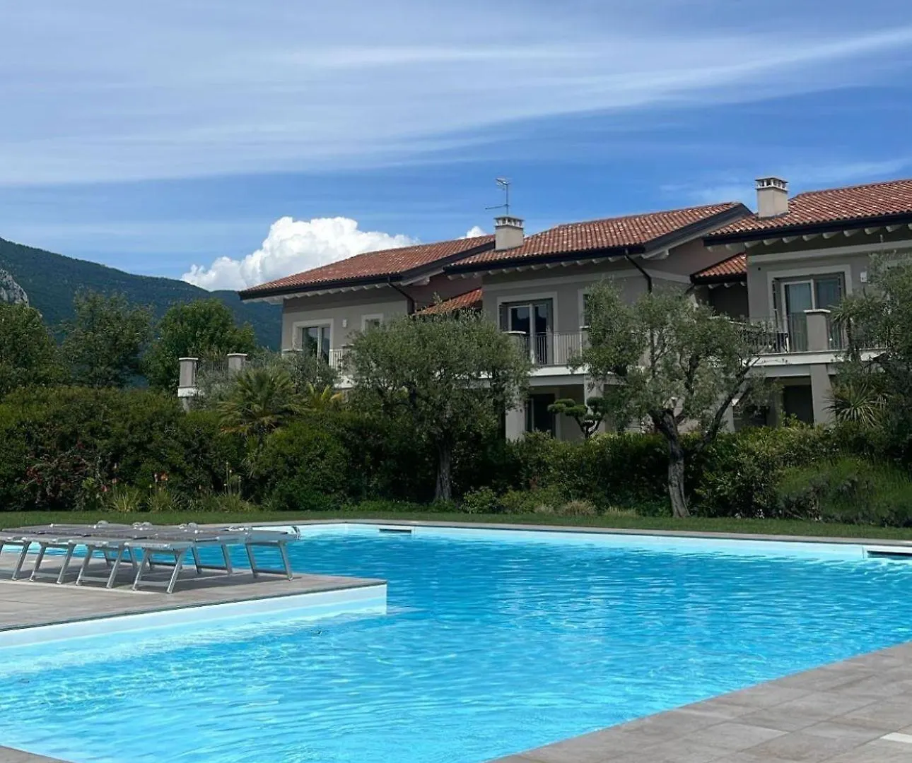 La Dolce Vita - Lake Iseo باراتِكو 0*,  إيطاليا